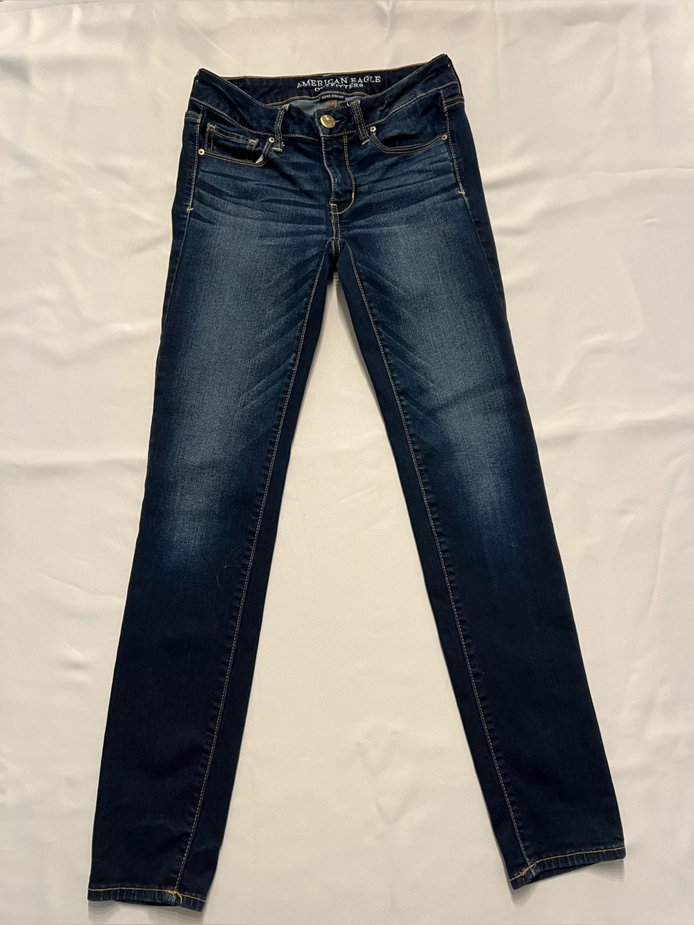 American Eagle Outfitters Women's Skinny Jeans size 2- Dark Blue Wash